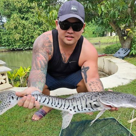 Llamados Fishing Lake San Kamphaeng Екстер'єр фото